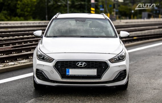 Hyundai i30 2018 85kW MT 2018 bílá