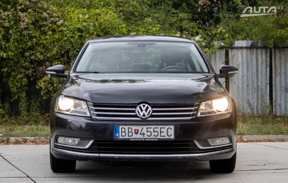Volkswagen Passat 2.0 TDI Highline DSG / 103kW / A6 / AJ NA SPLÁTKY / PROTIÚČET 2011 černá