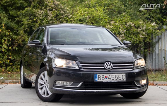 Volkswagen Passat 2.0 TDI Highline DSG / 103kW / A6 / AJ NA SPLÁTKY / PROTIÚČET 2011 černá
