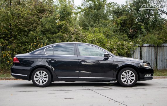Volkswagen Passat 2.0 TDI Highline DSG / 103kW / A6 / AJ NA SPLÁTKY / PROTIÚČET 2011 černá