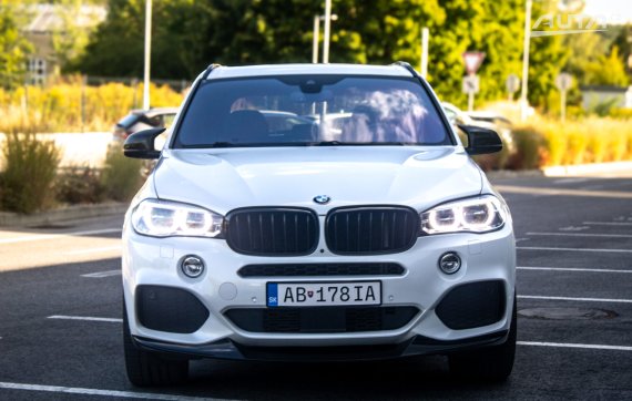 BMW X5 xDrive30d 2018 Individual M-paket AT/8 190kW / AJ NA SPLÁTKY / PROTIÚČET 2018 bílá