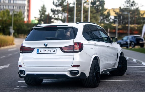 BMW X5 xDrive30d 2018 Individual M-paket AT/8 190kW / AJ NA SPLÁTKY / PROTIÚČET 2018 bílá