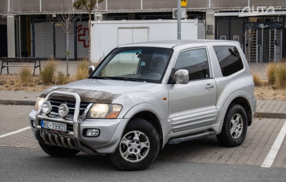 Mitsubishi Pajero 3.2 DI GLS 4x4 A/T, 118kW (2002) / AJ NA SPLÁTKY / PROTIÚČET / 2002 - hlavní pohled