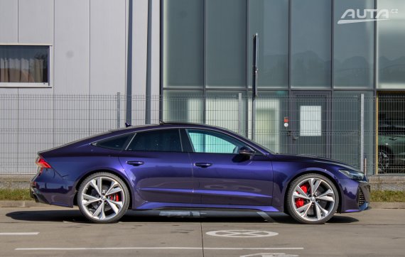 Audi RS7 Sportback 4.0 TFSI mHEV / 441kW / A8 / ZÁRUKA / AJ NA SPLÁTKY / PROTIÚČET 2023 fialová