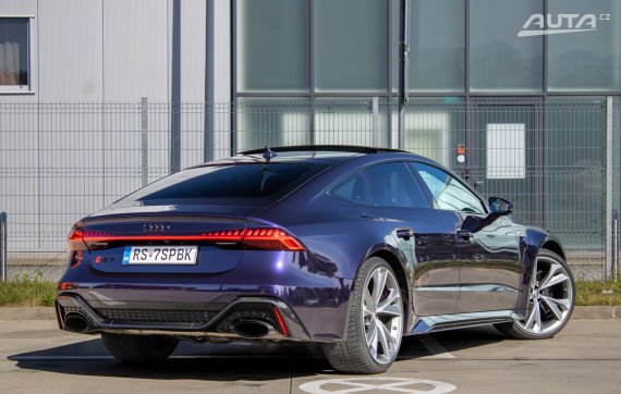 Audi RS7 Sportback 4.0 TFSI mHEV / 441kW / A8 / ZÁRUKA / AJ NA SPLÁTKY / PROTIÚČET 2023 fialová