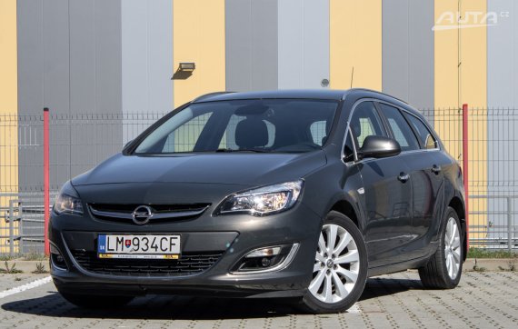 Opel Astra Sport Tourer 1.4 Turbo / 103kW / M6 / ZÁRUKA / AJ NA SPLÁTKY / PROTIÚČET 2013 - hlavní pohled