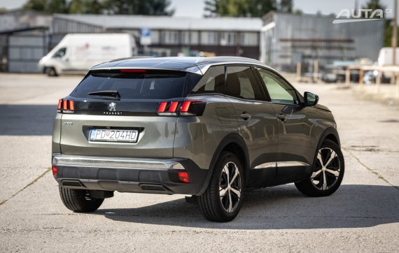 Peugeot 3008 1.6 PureTech E6.2 Allure EAT8, 133 kW, A8 / AJ NA SPLÁTKY / PROTIÚČET / 2019 šedá