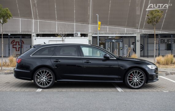 Audi A6 Avant 3.0 TDI quattro S tronic, 160kW (2015) / AJ NA SPLÁTKY / PROTIÚČET / 2015 černá