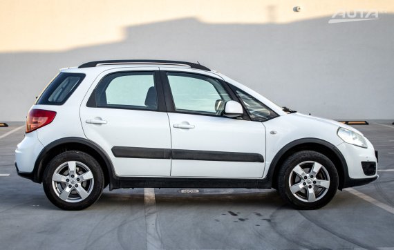 Suzuki SX4 1.6 GLX Outdoor Line 4WD, 88 kW, M5, 5d. / AJ NA SPLÁTKY / PROTIÚČET / 2013 bílá