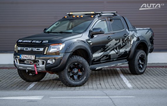 Ford Ranger 3.2 TDCi DoubleCab 4x4 WildTrak AT/6 147kW / AJ NA SPLÁTKY / PROTIÚČET 2014 - hlavní pohled