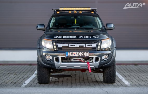 Ford Ranger 3.2 TDCi DoubleCab 4x4 WildTrak AT/6 147kW / AJ NA SPLÁTKY / PROTIÚČET 2014 černá