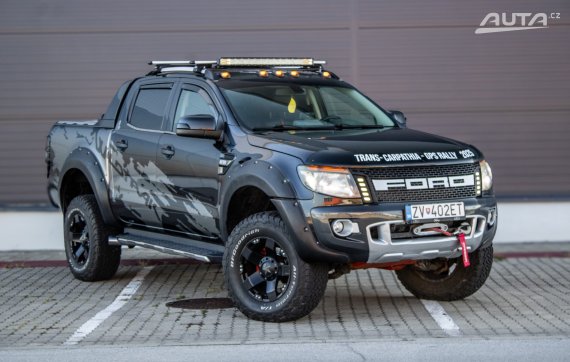 Ford Ranger 3.2 TDCi DoubleCab 4x4 WildTrak AT/6 147kW / AJ NA SPLÁTKY / PROTIÚČET 2014 černá