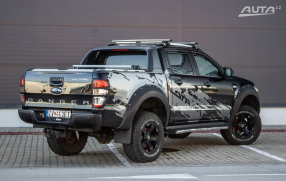 Ford Ranger 3.2 TDCi DoubleCab 4x4 WildTrak AT/6 147kW / AJ NA SPLÁTKY / PROTIÚČET 2014 černá