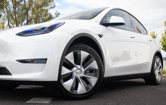 Tesla Model Y Dual Motor Long Range 378kw 2022 bílá