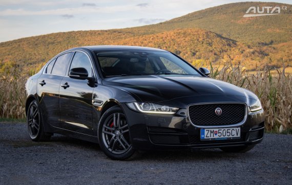 Jaguar XE 2.0 I4D E-Performance AT, 120 kW, A8, 4d. / AJ NA SPLÁTKY / PROTIÚČET / 2017 černá