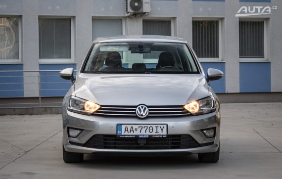 Volkswagen Golf Sportsvan 2.0 TDI BMT DSG, 110kW, A6 / AJ NA SPLÁTKY / PROTIÚČET / 2015 šedá