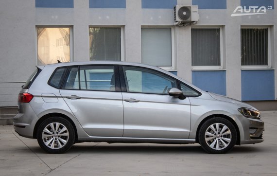 Volkswagen Golf Sportsvan 2.0 TDI BMT DSG, 110kW, A6 / AJ NA SPLÁTKY / PROTIÚČET / 2015 šedá