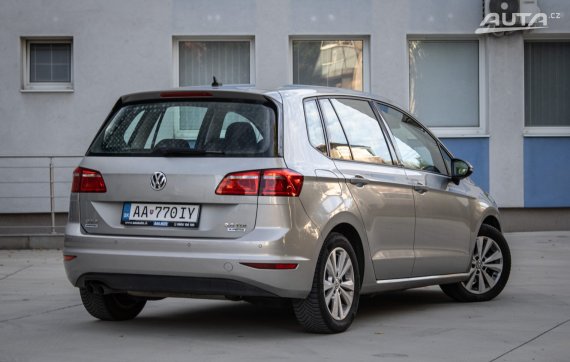 Volkswagen Golf Sportsvan 2.0 TDI BMT DSG, 110kW, A6 / AJ NA SPLÁTKY / PROTIÚČET / 2015 šedá
