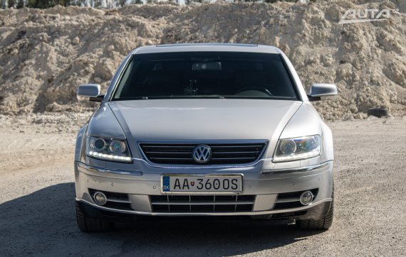 Volkswagen Phaeton 3.0 V6 TDI 4x4 A/T, 176kW (2008) / AJ NA SPLÁTKY / PROTIÚČET / 2008 stříbrná metalíza