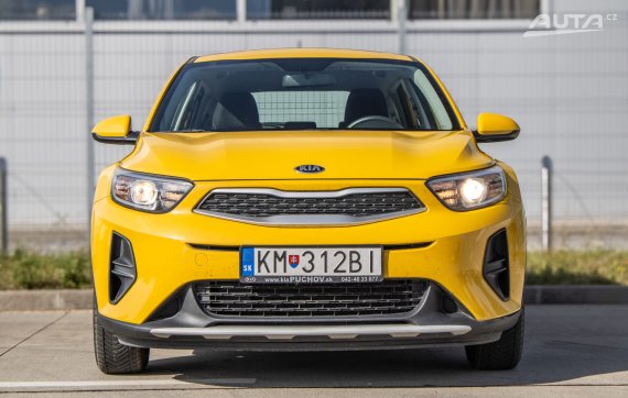 Kia Stonic 2018 Silver 73kW MT/6 / AJ NA SPLÁTKY / PROTIÚČET 2018 žlutá