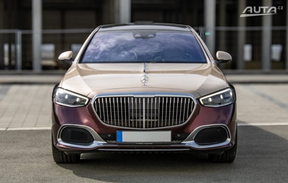 Mercedes-Benz S 580 Maybach 4MATIC 370kW 2023 2023 červená