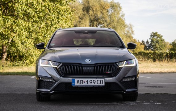 Škoda Octavia Combi 2.0 TDI RS 4x4 DSG, 147kW (2022) / AJ NA SPLÁTKY / PROTIÚČET / 2022 šedá