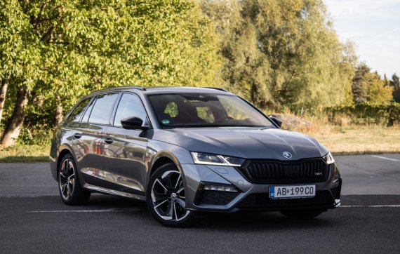Škoda Octavia Combi 2.0 TDI RS 4x4 DSG, 147kW (2022) / AJ NA SPLÁTKY / PROTIÚČET / 2022 šedá