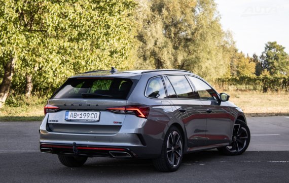 Škoda Octavia Combi 2.0 TDI RS 4x4 DSG, 147kW (2022) / AJ NA SPLÁTKY / PROTIÚČET / 2022 šedá
