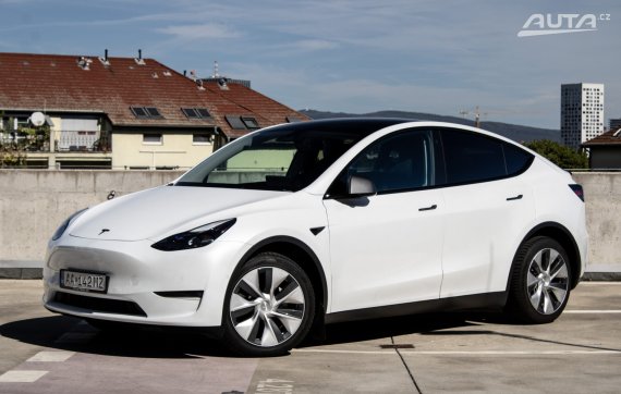 Tesla Model Y Long Range 378kW 2022 / AJ NA SPLÁTKY / PROTIÚČET 2022 - hlavní pohled