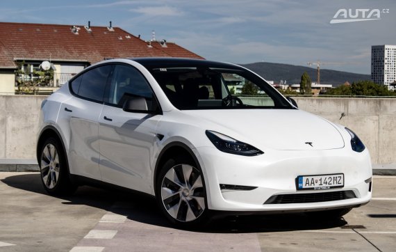 Tesla Model Y Long Range 378kW 2022 / AJ NA SPLÁTKY / PROTIÚČET 2022 bílá