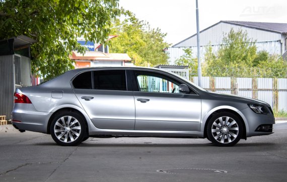 Škoda Superb 2.0 TDI CR DSG, 103 kW, A6, 5d. / AJ NA SPLÁTKY / PROTIÚČET / 2014 stříbrná metalíza