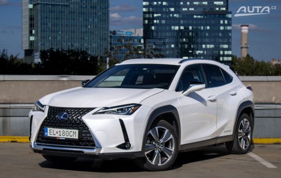 Lexus UX 300e Luxury 54.3 kWh / 150kW / A1 / ZÁRUKA / AJ NA SPLÁTKY / PROTIÚČET 2021 - hlavní pohled
