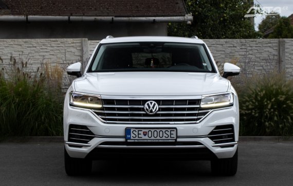 Volkswagen Touareg 3.0 TDI Elegance 4Motion / 170kW / A8 / ZÁRUKA / AJ NA SPLÁTKY / PROTIÚČET 2020 bílá