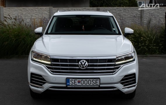 Volkswagen Touareg 3.0 TDI Elegance 4Motion / 170kW / A8 / ZÁRUKA / AJ NA SPLÁTKY / PROTIÚČET 2020 bílá