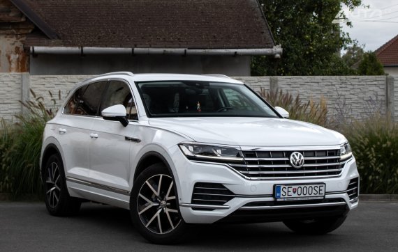 Volkswagen Touareg 3.0 TDI Elegance 4Motion / 170kW / A8 / ZÁRUKA / AJ NA SPLÁTKY / PROTIÚČET 2020 bílá