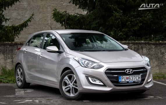 Hyundai i30 1.6 CRDi DOHC 16V / 81kW / M6 / ZÁRUKA / AJ NA SPLÁTKY / PROTIÚČET 2016 stříbrná metalíza