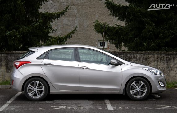 Hyundai i30 1.6 CRDi DOHC 16V / 81kW / M6 / ZÁRUKA / AJ NA SPLÁTKY / PROTIÚČET 2016 stříbrná metalíza