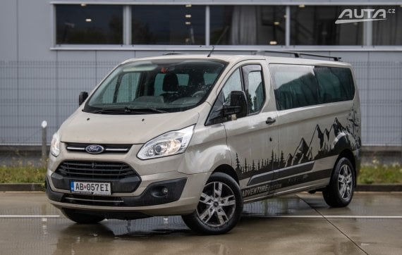 Ford Transit Custom 2.0 TDCi 130 L2 96kW MT/6 2017 / AJ NA SPLÁTKY / PROTIÚČET 2017 - hlavní pohled