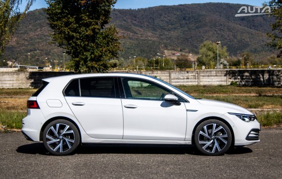 Volkswagen Golf 2.0 TSi 190k Style 4Motion 140kW 2024 / AJ NA SPLÁTKY / PROTIÚČET 2024 bílá