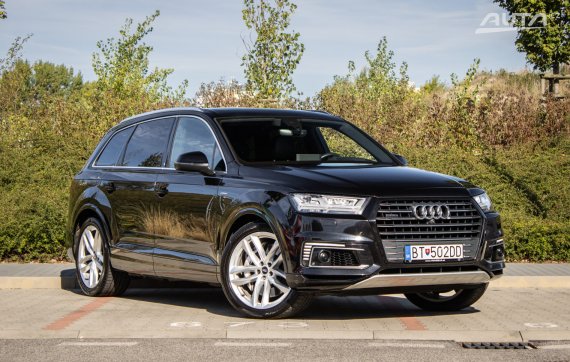 Audi Q7 e-tron 3.0 TDI quattro tiptronic 8-st., 190 kW / AJ NA SPLÁTKY / PROTIÚČET / 2017 černá