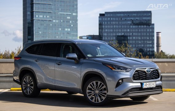 Toyota Highlander 2.5 Dynamic Force Prestige / 140kW / e-CVT / ZÁRUKA / AJ NA SPLÁTKY / PROTIÚČET 2021 šedá