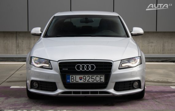 Audi A4 S-line 3.2 FSI V6 Quattro 195kW AT/6 2008 / AJ NA SPLÁTKY / PROTIÚČET 2008 šedá