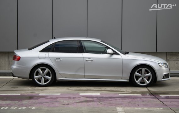 Audi A4 S-line 3.2 FSI V6 Quattro 195kW AT/6 2008 / AJ NA SPLÁTKY / PROTIÚČET 2008 šedá