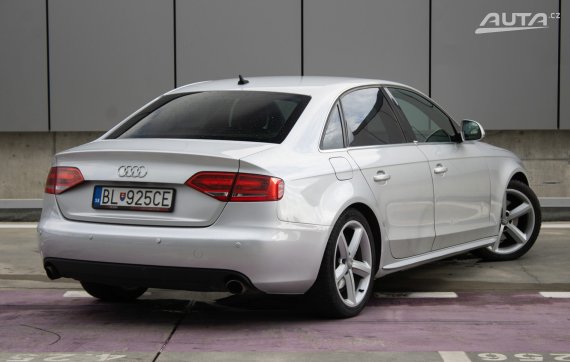 Audi A4 S-line 3.2 FSI V6 Quattro 195kW AT/6 2008 / AJ NA SPLÁTKY / PROTIÚČET 2008 šedá