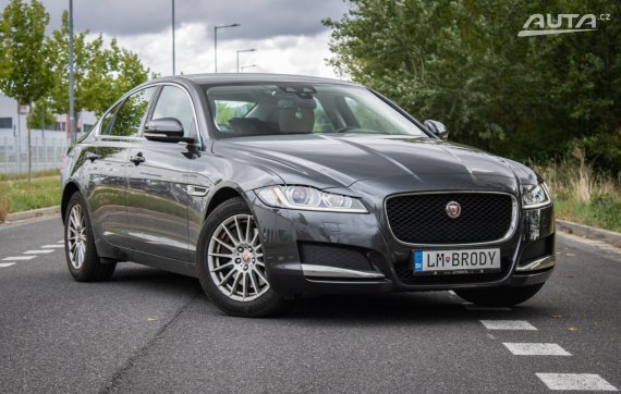 Jaguar XF 2.0 D l4 RWD Auto, 120kW, A8 / AJ NA SPLÁTKY / PROTIÚČET / 2018 šedá