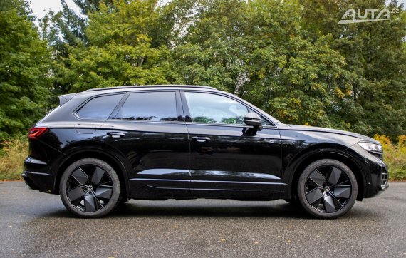 Volkswagen Touareg 3.0 V6 TDI R-Line 4Motion / 210kw / A8 / ZÁRUKA / AJ NA SPLÁTKY / PROTIÚČET 2025 černá