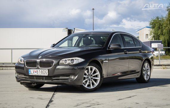 BMW Rad 5 520d A/T F10, 135kW, A8, 4d., ťažné / AJ NA SPLÁTKY / PROTIÚČET / 2011 - hlavní pohled