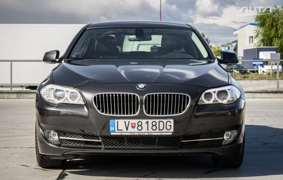 BMW Rad 5 520d A/T F10, 135kW, A8, 4d., ťažné / AJ NA SPLÁTKY / PROTIÚČET / 2011 šedá