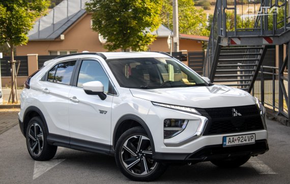 Mitsubishi Eclipse Cross 2.4 MIVEC PHEV / 72kW / CVT / ZÁRUKA / AJ NA SPLÁTKY / PROTIÚČET 2022 bílá