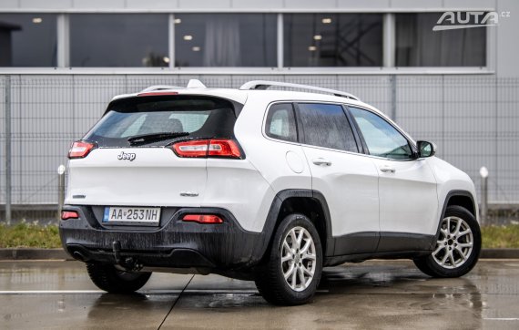 Jeep Cherokee Longitude 103kW MT/6 2016 / AJ NA SPLÁTKY / PROTIÚČET 2016 bílá